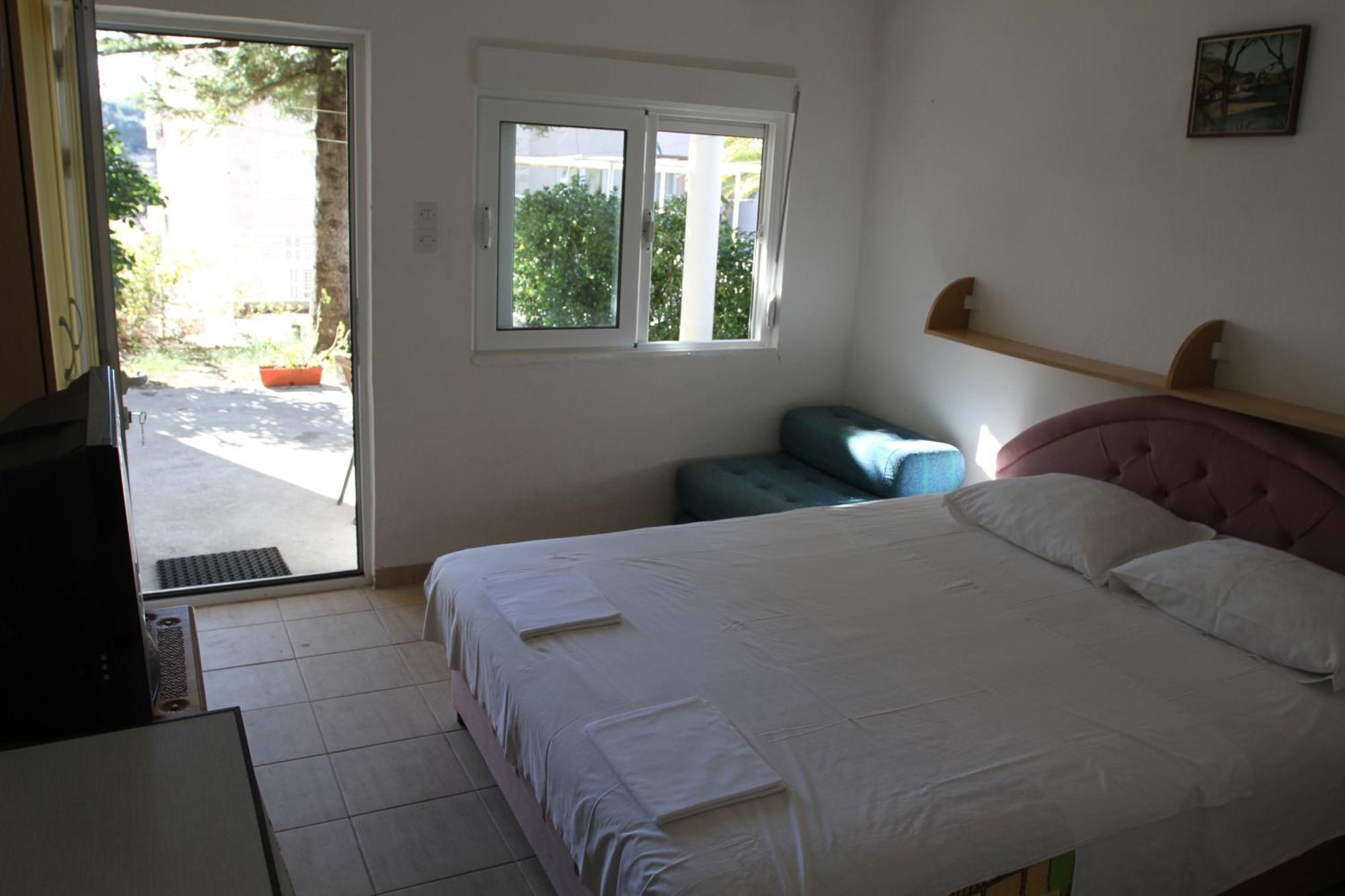 Apartments Popovic Petrovac Buitenkant foto